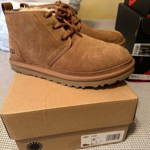 Size 7 womens Ugg Neumel Boot Brand new!!